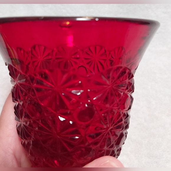 Daisy and Button Amberina goblet - Picture 5 of 5